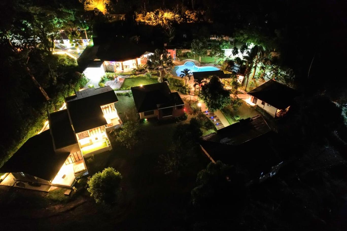 Terra Luna Lodge テナ エクステリア 写真